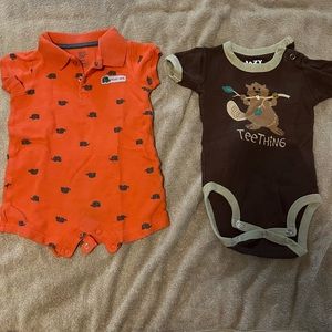 12M body suits and onesies (Lot of 7)